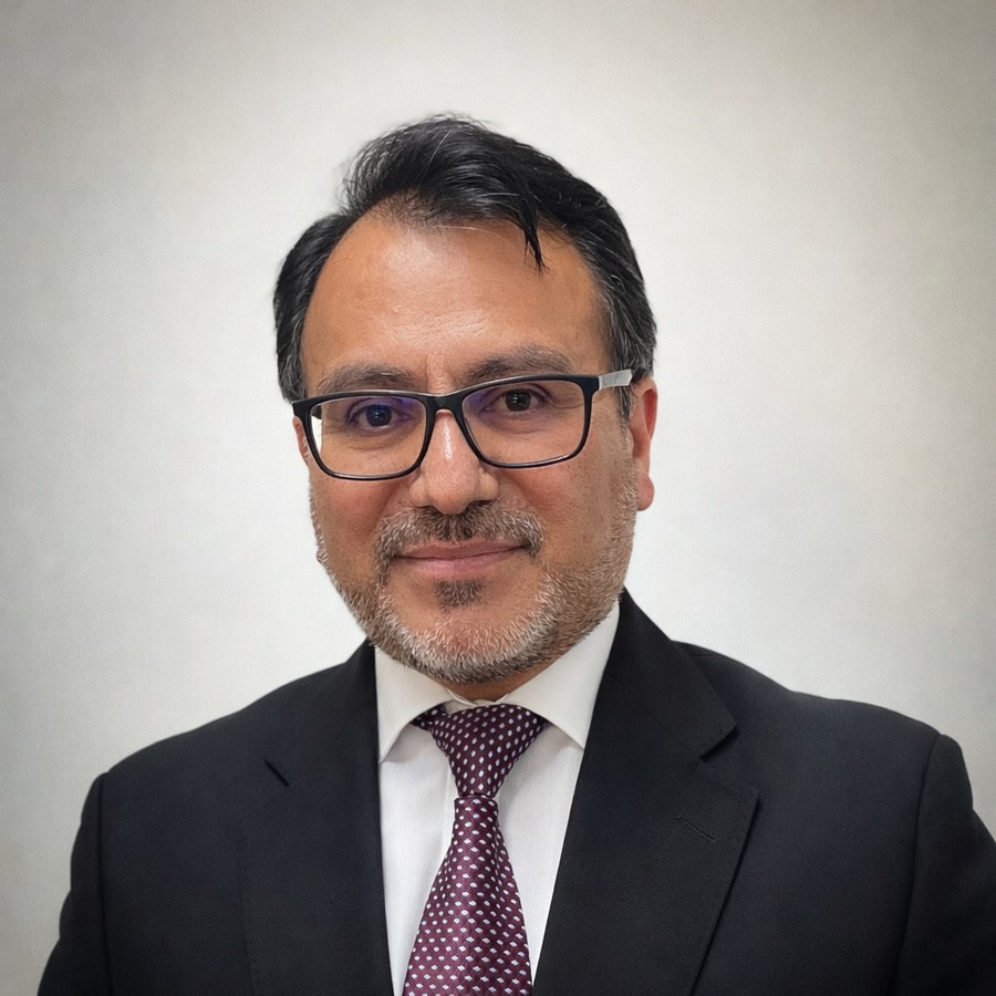 Elías Araya Salinas, abogado especialista en defensa de funcionarios públicos en sumarios administrativos